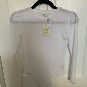 WILFRED/ARITZIA WHITE BODY SUIT!!